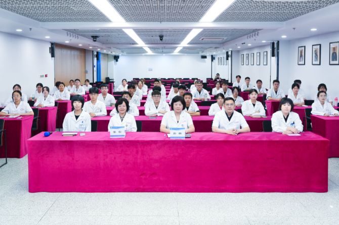 青春赴医路，笃行启新程 | 王府医院举行2026年实习生开学典礼