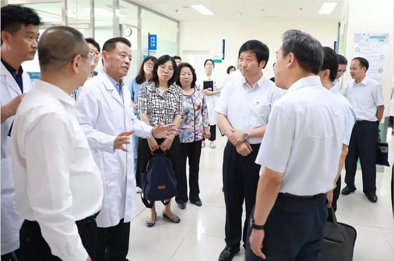 北京市人大代表团莅临北京王府医院考察调研120院前急救工作